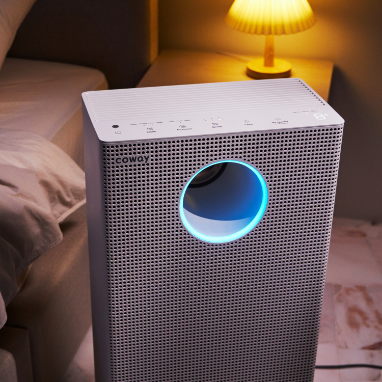 Storm 2 air purifier with strong air circulation in the bedroom - Coway Malaysia