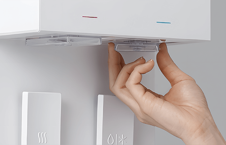 Easy And Hygienic Water Extraction - Coway Core Plus